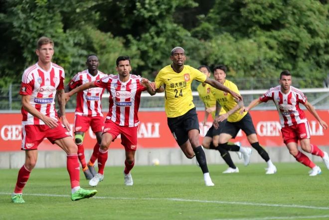 九游体育入口-东契奇现场观战皇马篮球比赛