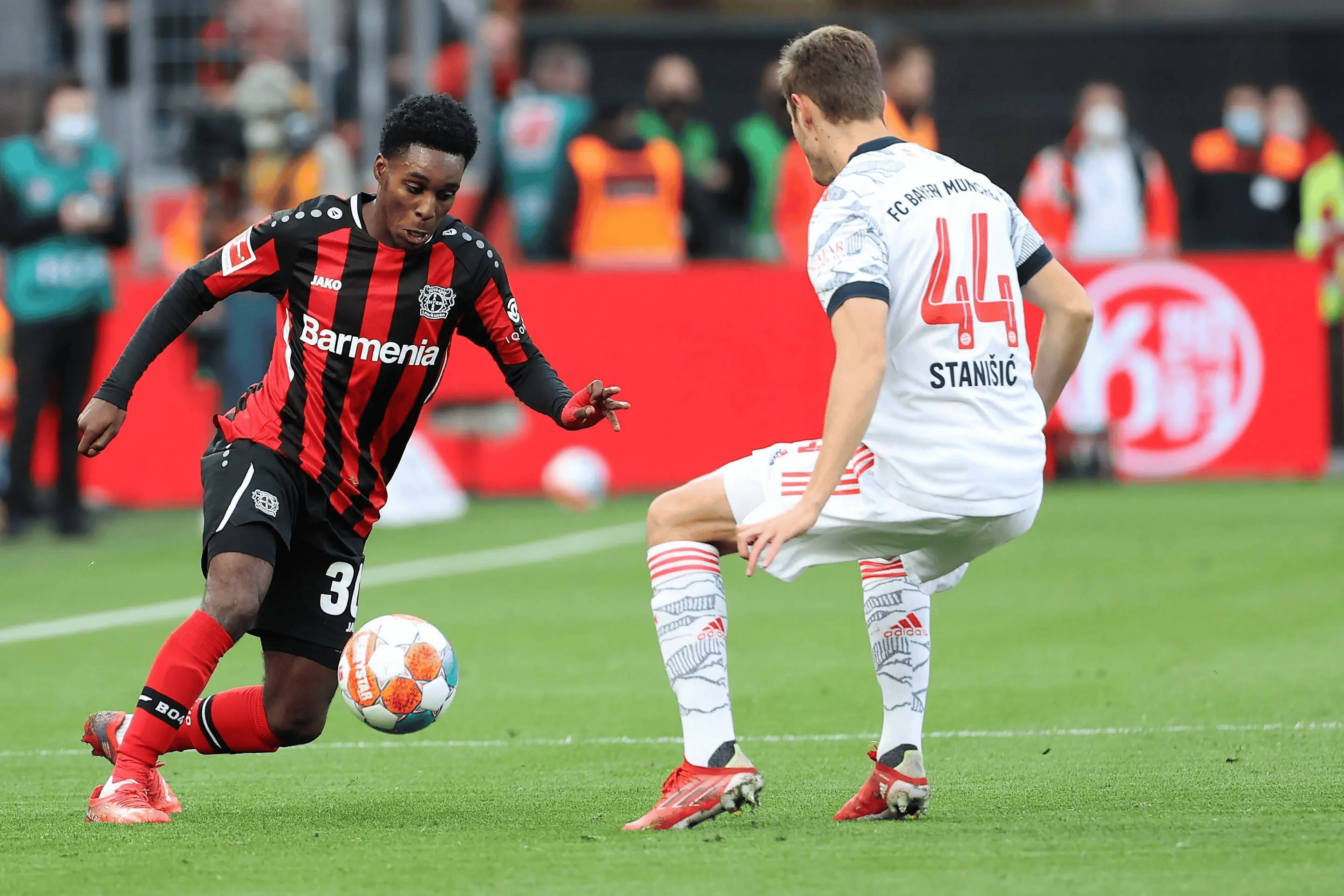 九游体育下载-武汉三镇窗口期远射贴柱马德里竞技赛后造点机会，连对手都承认：门兴格拉德巴赫围绕亚冠刷新队史纪录